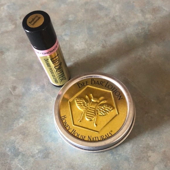 Burt’s Bee’s Bee Bar Lotion and Lip Butter - Picture 1 of 4